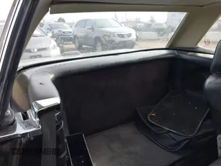 1988 Mercedes-Benz 560 Series 560SL with VIN WDBBA48D9JA081286, listed as a IAAI auction lot 41742395 with 143,034 mi miles. Bid and sale history available at carsss.com. Image 8.