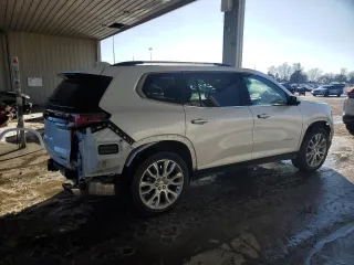 2024 GMC Acadia AWD Denali z VIN 1GKENRKS3RJ181407, wystawiony jako Copart lot #44976135 z przebiegiem 8 337 mil mil oraz Czysty tytuł • Clean title. Historia ofert i sprzedaży dostępna na DreamBid. Obrazek 3.