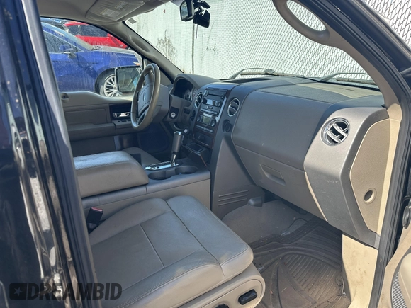 2006 Ford F-150 XLT with VIN 1FTPW12566FA26510, listed as a IAAI auction lot 42075086 with 182,139 mi miles. Bid and sale history available at carsss.com. Image 5.
