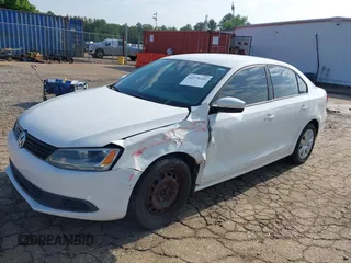 2011 Volkswagen Jetta SE with VIN 3VWDX7AJ5BM321946, listed as a IAAI auction lot 42178181 with 149,945 mi miles and . Bid and sale history available at DreamBid. Image 6.