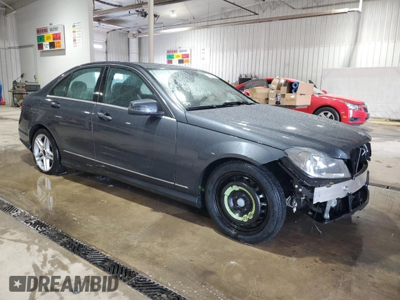 2013 Mercedes-Benz C 350 Sport z VIN WDDGF5HB0DR258610, wystawiony jako Copart lot #53854925 z przebiegiem 180 511 mil mil oraz Szkoda całkowita • Salvage title. Historia ofert i sprzedaży dostępna na DreamBid. Obrazek 4.