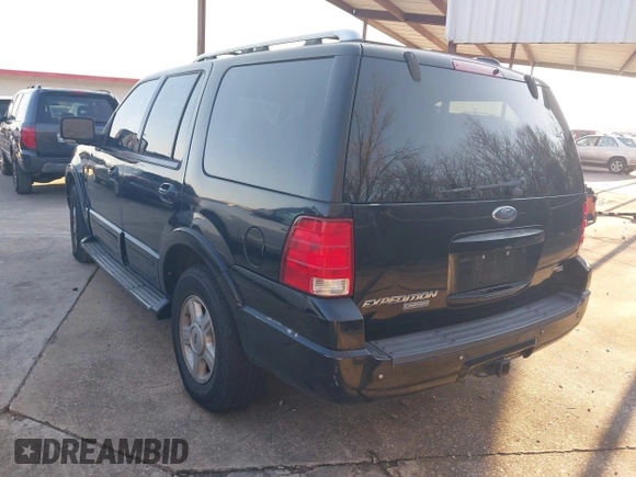2006 Ford Expedition Limited with VIN 1FMFU19576LA77096, listed as a IAAI auction lot 41244661 with 186,873 mi miles. Bid and sale history available at carsss.com. Image 3.