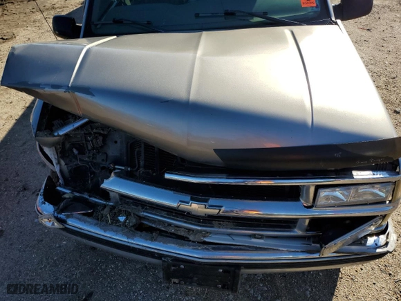 1998 Chevrolet C/K 1500 with VIN 2GBEC19R0W1219207, listed as a Copart auction lot 41617415 with 1,687,494 mi miles and Salvage Title. Bid and sale history available at carsss.com. Image 12.