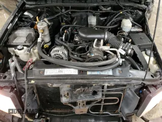 2002 GMC Sonoma SLS with VIN 1GTCT19W728186335, listed as a Copart auction lot 47469925 with 163,902 mi miles and Salvage Title. Bid and sale history available at DreamBid. Image 11.