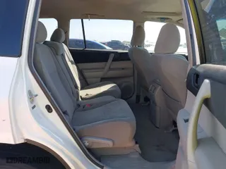 2010 Toyota Highlander with VIN 5TDBK3EH5AS036283, listed as a IAAI auction lot 41752471 with 270,323 mi miles. Bid and sale history available at carsss.com. Image 8.