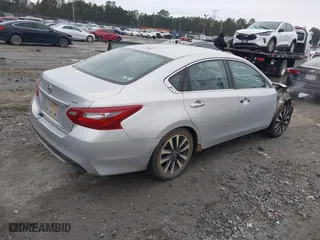 2018 Nissan Altima 2.5 SV with VIN 1N4AL3AP2JC217029, listed as a IAAI auction lot 41316847 with 200,176 mi miles. Bid and sale history available at carsss.com. Image 4.