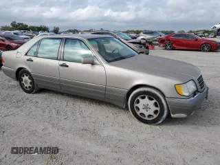 1995 Mercedes-Benz S 320 z VIN WDBGA33E1SA256213, wystawiony jako Copart lot #81800594 z przebiegiem 90 630 mil mil oraz Szkoda całkowita • Salvage title. Historia ofert i sprzedaży dostępna na DreamBid. Obrazek 4.
