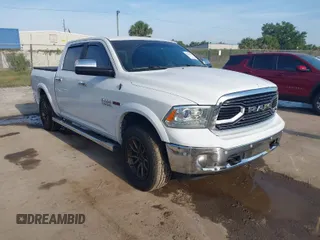 2016 Ram 1500 Laramie z VIN 1C6RR7NM9GS305455, wystawiony jako IAAI lot #42094547 z przebiegiem 179 574 mil mil oraz . Historia ofert i sprzedaży dostępna na DreamBid. Obrazek 1.