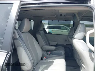 2011 Toyota Sienna XLE AAS with VIN 5TDYK3DC1BS069668, listed as a IAAI auction lot 42055430 with 212,167 mi miles and . Bid and sale history available at DreamBid. Image 8.