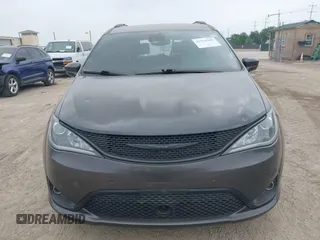 2020 Chrysler Pacifica Touring L with VIN 2C4RC1BG6LR247919, listed as a IAAI auction lot 41930508 with 66,952 mi miles and . Bid and sale history available at DreamBid. Image 12.