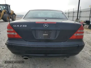 2002 Mercedes-Benz SLK-Class 2.3L Kompressor with VIN WDBKK49F22F259458, listed as a Copart auction lot 68822214 with 178,005 mi miles and Non Repairable. Bid and sale history available at carsss.com. Image 6.