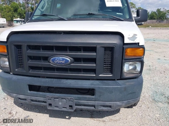 2011 Ford Econoline Cargo Van Commercial with VIN 1FTNE2EL0BDA70860, listed as a IAAI auction lot 41861425 with 205,107 mi miles. Bid and sale history available at carsss.com. Image 6.