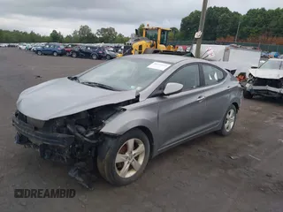 2013 Hyundai Elantra GLS z VIN KMHDH4AE3DU761840, wystawiony jako IAAI lot #40210419 z przebiegiem 155 235 mil mil oraz . Historia ofert i sprzedaży dostępna na DreamBid. Obrazek 2.