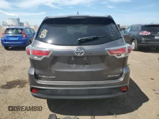 2016 Toyota Highlander XLE z VIN 5TDJKRFH4GS505627, wystawiony jako Copart lot #56108135 z przebiegiem 111 394 mil mil oraz Szkoda całkowita • Salvage title. Historia ofert i sprzedaży dostępna na DreamBid. Obrazek 6.