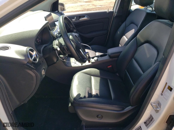 2015 Mercedes-Benz B-Class with VIN WDDVP9AB9FJ004658, listed as a Copart auction lot 70559043 with NaN miles. Bid and sale history available at carsss.com. Image 7.