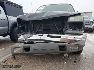 2003 Chevrolet Silverado 2500HD LS with VIN 1GCHK23U23F214612, listed as a IAAI auction lot 41307158 with 95,012 mi miles. Bid and sale history available at carsss.com. Image 6.