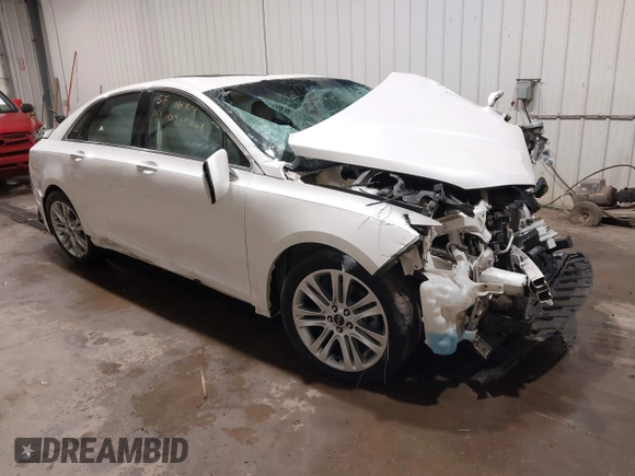 2014 Lincoln MKZ with VIN 3LN6L2G96ER800919, listed as a IAAI auction lot 40755068 with 1 mi miles. Bid and sale history available at carsss.com. Image 1.