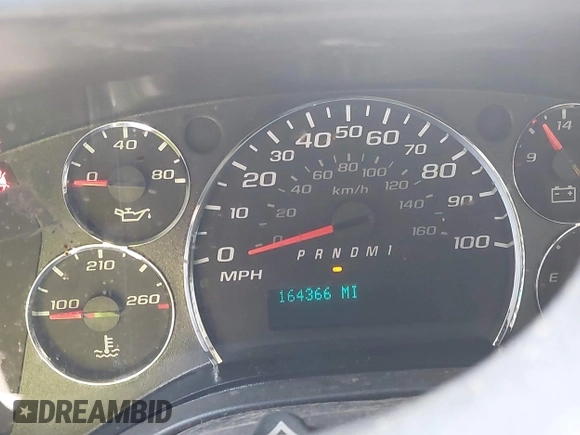 2013 Chevrolet Express Cargo z VIN 1GCWGFBA8D1101785, wystawiony jako IAAI lot #42617920 z przebiegiem 164 366 mil mil oraz . Historia ofert i sprzedaży dostępna na DreamBid. Obrazek 7.