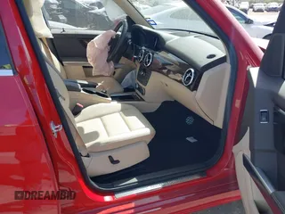 2014 Mercedes-Benz GLK 350 with VIN WDCGG5HB5EG172367, listed as a IAAI auction lot 41825568 with 33,239 mi miles and . Bid and sale history available at carsss.com. Image 5.