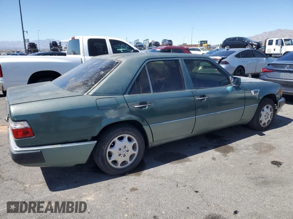 1993 Mercedes-Benz 400 E z VIN WDBEA34E3PB937142, wystawiony jako Copart lot #50444585 z przebiegiem 275 929 mil mil oraz Czysty tytuł • Clean title. Historia ofert i sprzedaży dostępna na DreamBid. Obrazek 3.