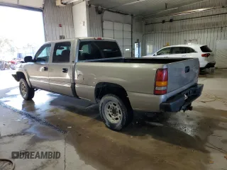 2002 GMC Sierra 1500HD SLE z VIN 1GTGK13U02F170226, wystawiony jako Copart lot #76071804 z przebiegiem 187 996 mil mil oraz Szkody całkowita. Historia ofert i sprzedaży dostępna na DreamBid. Obrazek 2.