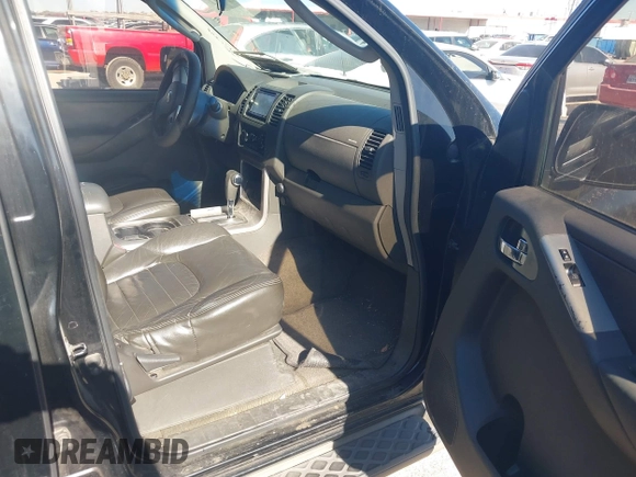 2007 Nissan Pathfinder S z VIN 5N1AR18U37C632647, wystawiony jako IAAI lot #41852844 z przebiegiem 229 775 mil mil oraz . Historia ofert i sprzedaży dostępna na DreamBid. Obrazek 5.