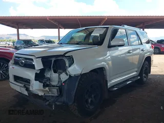 2011 Toyota 4Runner Trail z VIN JTEBU5JR6B5043167, wystawiony jako IAAI lot #42400681 z przebiegiem 265 137 mil mil oraz . Historia ofert i sprzedaży dostępna na DreamBid. Obrazek 17.