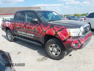 2015 Toyota Tacoma with VIN 3TMLU4EN8FM200840, listed as a IAAI auction lot 41796352 with 131,598 mi miles. Bid and sale history available at carsss.com. Image 1.