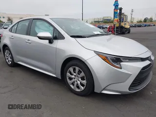2024 Toyota Corolla LE с VIN 5YFB4MDEXRP106971, выставлен на аукционе IAAI как лот 42100664 с пробегом 2 107 миль миль и . История ставок и продаж доступна на DreamBid. Изображение 1.