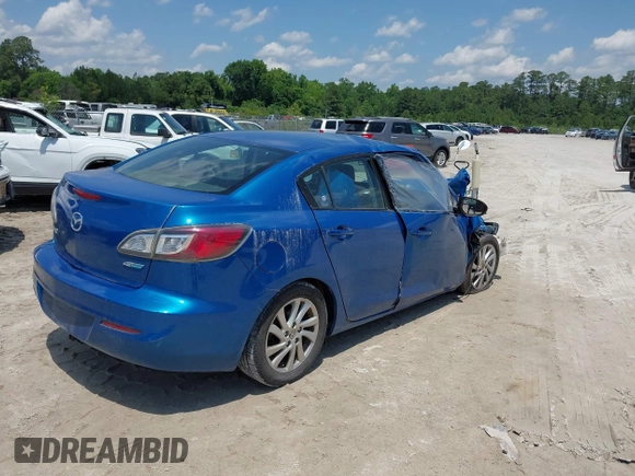 2012 Mazda 3 i Touring z VIN JM1BL1V87C1522952, wystawiony jako IAAI lot #42265128 z przebiegiem 138 182 mil mil oraz . Historia ofert i sprzedaży dostępna na DreamBid. Obrazek 4.