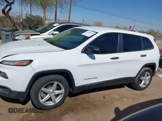 2016 Jeep Cherokee Altitude with VIN 1C4PJLAB2GW212337, listed as a IAAI auction lot 42148601 with 156,012 mi miles and . Bid and sale history available at DreamBid. Image 14.