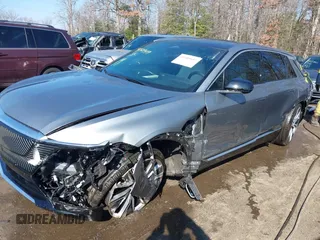 2024 Cadillac LYRIQ Luxury z VIN 1GYKPSRL3RZ107978, wystawiony jako IAAI lot #41509419 z przebiegiem 10 233 mil mil oraz . Historia ofert i sprzedaży dostępna na DreamBid. Obrazek 6.