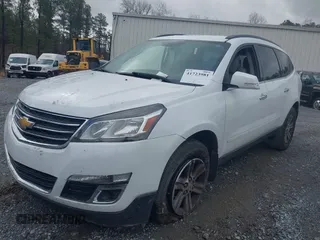 2016 Chevrolet Traverse LT z VIN 1GNKRHKD2GJ181384, wystawiony jako IAAI lot #41723981 z przebiegiem 143 263 mil mil oraz . Historia ofert i sprzedaży dostępna na DreamBid. Obrazek 17.