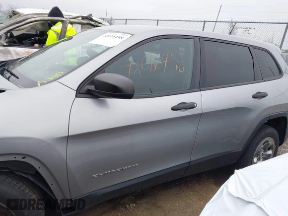 2016 Jeep Cherokee Sport with VIN 1C4PJMAB7GW276671, listed as a IAAI auction lot 42016498 with 201,410 mi miles. Bid and sale history available at carsss.com. Image 15.