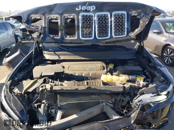 2019 Jeep Cherokee Latitude Plus z VIN 1C4PJLLB9KD202938, wystawiony jako IAAI lot #42087294 z przebiegiem 77 918 mil mil oraz . Historia ofert i sprzedaży dostępna na DreamBid. Obrazek 10.