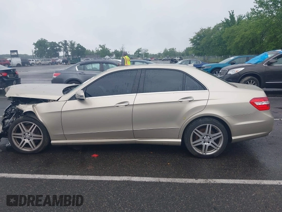 2010 Mercedes-Benz E 350 Luxury z VIN WDDHF8HBXAA082309, wystawiony jako IAAI lot #42333173 z przebiegiem 82 373 mil mil oraz . Historia ofert i sprzedaży dostępna na DreamBid. Obrazek 14.