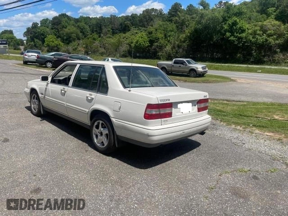 1998 Volvo S90 with VIN YV1KS9606W1129999, listed as a Copart auction lot 47872505 with 197,484 mi miles and Clean Title. Bid and sale history available at carsss.com. Image 3.