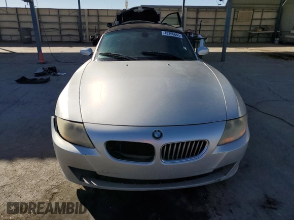 2006 BMW Z4 3.0si with VIN 4USBU53526LX00833, listed as a Copart auction lot 43766645 with 139,402 mi miles and Clean title. Bid and sale history available at DreamBid. Image 5.