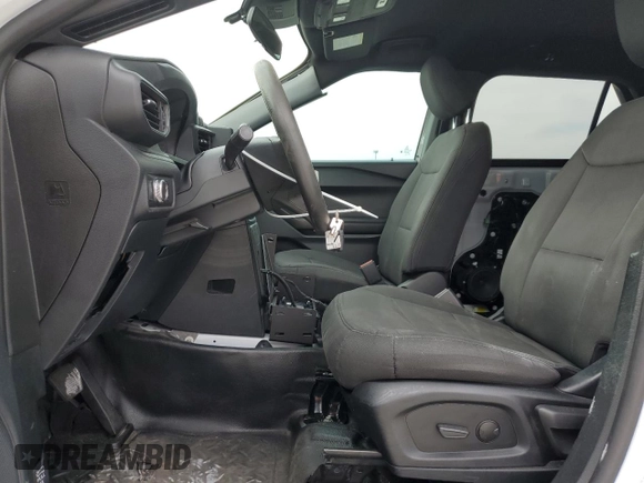 2021 Ford Police Interceptor Utility z VIN 1FM5K8AW4MNA01237, wystawiony jako Copart lot #48664315 z przebiegiem Nie podano mil oraz Nie do naprawy. Historia ofert i sprzedaży dostępna na DreamBid. Obrazek 7.