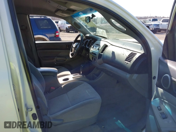 2008 Toyota Tacoma PreRunner with VIN 5TEJU62N38Z560157, listed as a IAAI auction lot 41608600 with 216,045 mi miles. Bid and sale history available at carsss.com. Image 5.