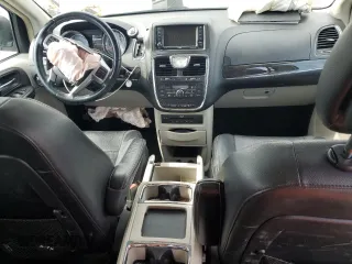 2014 Chrysler Town & Country Touring L z VIN 2C4RC1CG3ER200123, wystawiony jako Copart lot #52604085 z przebiegiem 146 761 mil mil oraz Szkoda całkowita • Salvage title. Historia ofert i sprzedaży dostępna na DreamBid. Obrazek 8.