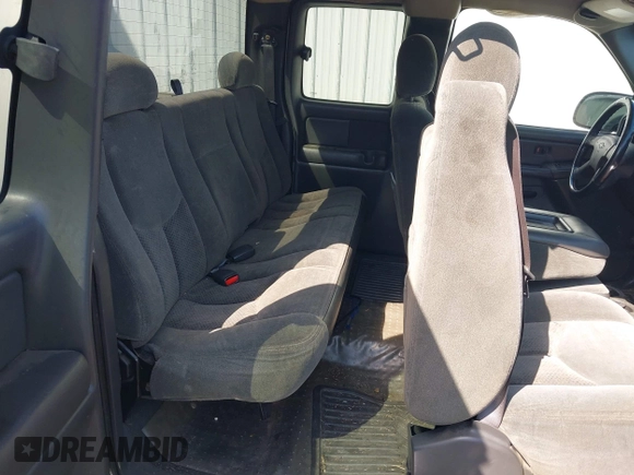 2004 Chevrolet Silverado 1500 LS with VIN 2GCEC19V041298867, listed as a IAAI auction lot 42069312 with 322,484 mi miles. Bid and sale history available at carsss.com. Image 8.