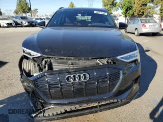 2022 Audi e-tron Premium with VIN WA1AAAGE0NB028153, listed as a Copart auction lot 68147894 with 28,256 mi miles and Salvage Title. Bid and sale history available at DreamBid. Image 5.