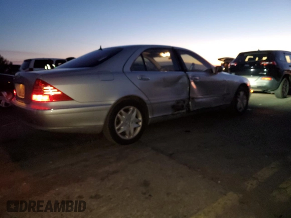 2003 Mercedes-Benz S-Class 5.0L with VIN WDBNG75J23A355910, listed as a Copart auction lot 84715614 with 117,468 mi miles and Salvage Title. Bid and sale history available at carsss.com. Image 3.