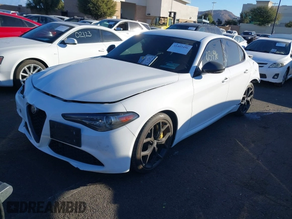 2019 Alfa Romeo Giulia z VIN ZARFAMAN5K7622490, wystawiony jako IAAI lot #41403496 z przebiegiem Nie podano mil oraz . Historia ofert i sprzedaży dostępna na DreamBid. Obrazek 14.
