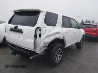 2024 Toyota 4Runner TRD Off Road z VIN JTERU5JR5R6267713, wystawiony jako IAAI lot #41096138 z przebiegiem 2 925 mil mil oraz . Historia ofert i sprzedaży dostępna na DreamBid. Obrazek 4.