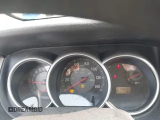 2007 Nissan Versa S z VIN 3N1BC13E87L367967, wystawiony jako IAAI lot #42412791 z przebiegiem 239 800 mil mil oraz . Historia ofert i sprzedaży dostępna na DreamBid. Obrazek 7.