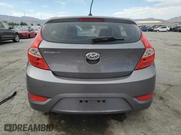 2013 Hyundai Accent GS z VIN KMHCT5AEXDU132351, wystawiony jako Copart lot #57257785 z przebiegiem 91 426 mil mil oraz Szkoda całkowita • Salvage title. Historia ofert i sprzedaży dostępna na DreamBid. Obrazek 6.