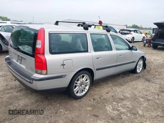 2002 Volvo V70 with VIN YV1SW58DX21185421, listed as a IAAI auction lot 42297772 with 176,460 mi miles and . Bid and sale history available at DreamBid. Image 4.