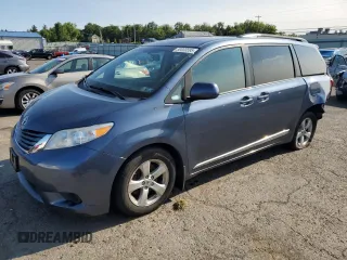 2017 Toyota Sienna LE Auto Access Seat with VIN 5TDKZ3DC8HS831887, listed as a Copart auction lot 59000595 with 87,505 mi miles and Salvage title. Bid and sale history available at DreamBid. Image 1.